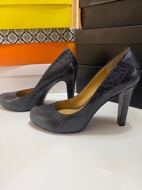 Circa by Joan + David Heels